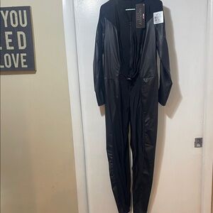 Marvel infinity, saga Black Faux Leather jumpsuit Xl
